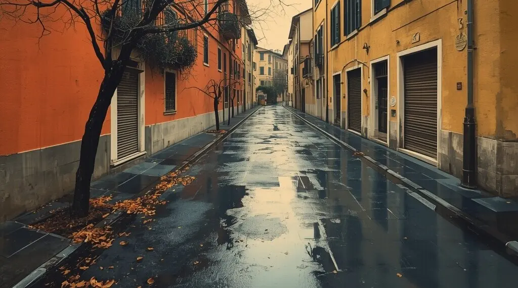 示意画面:暴雨过后的意大利小城街道