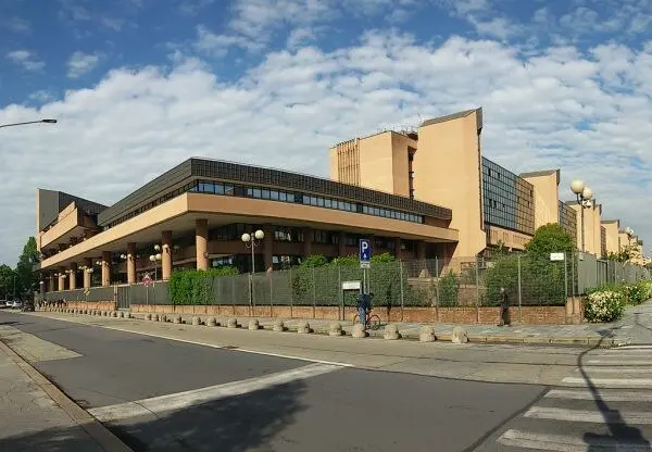 资料图：都灵布鲁诺·卡恰司法大楼（Palazzo di Giustizia Bruno Caccia），都灵法院所在地，2018 年 5 月 10 日摄。（图：Giulio Da Torino / CC0）