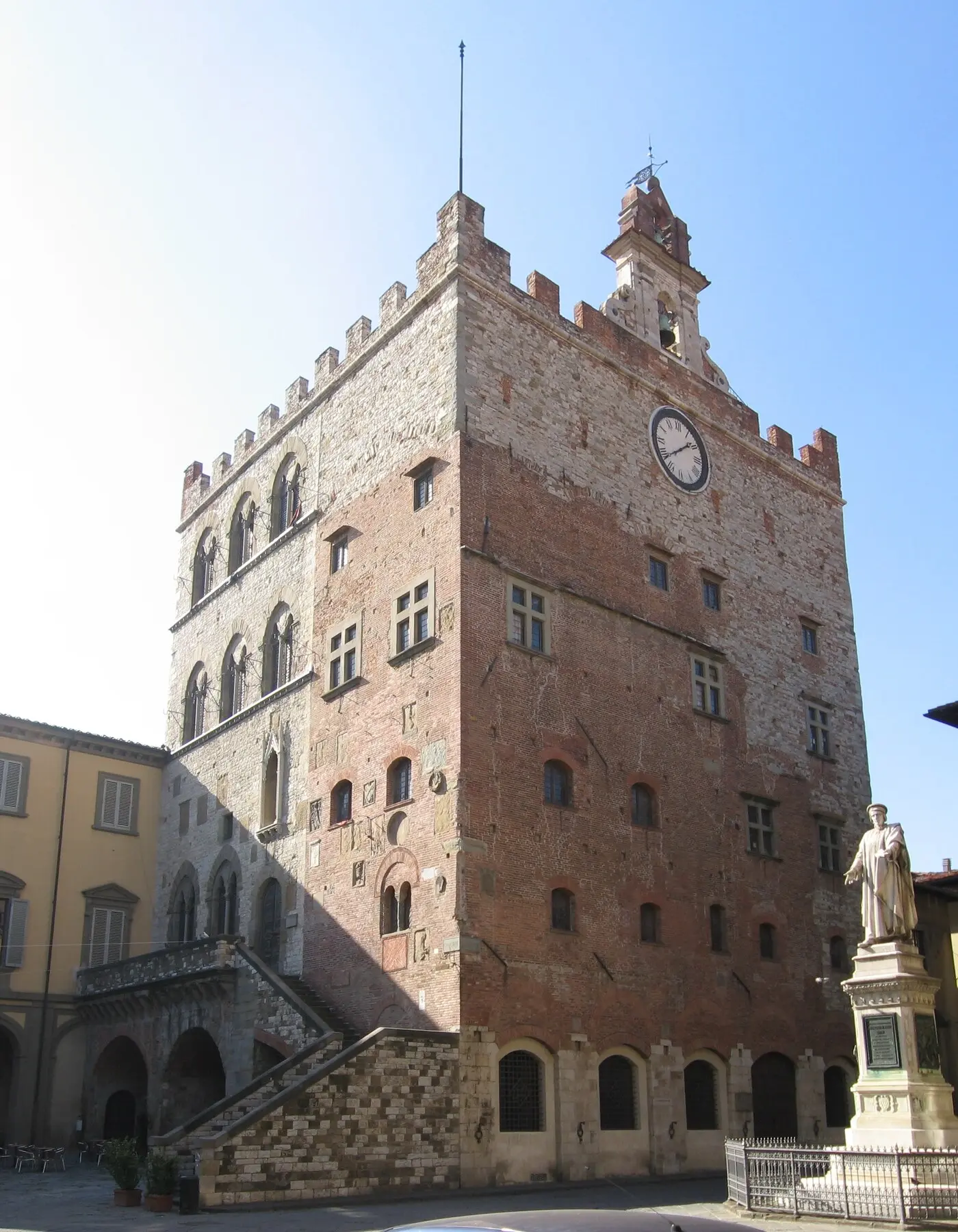 资料图:普拉托市中心的执政官宫(Palazzo Pretorio)(图:Giacomo Boschi / CC BY-SA 3.0,摄于 2006 年 11 月)