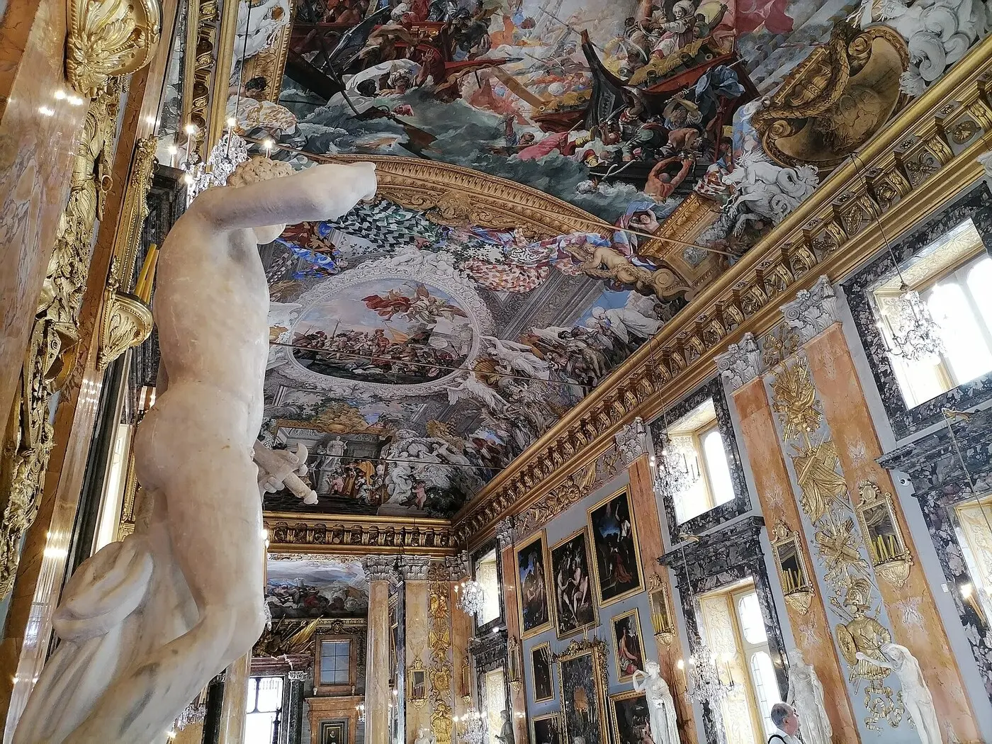罗马科隆纳宫(Palazzo Colonna)内景,资料图,2024 年 8 月摄,非本次时装秀现场(图:Parsifall / CC BY-SA 4.0,Wikimedia Commons)